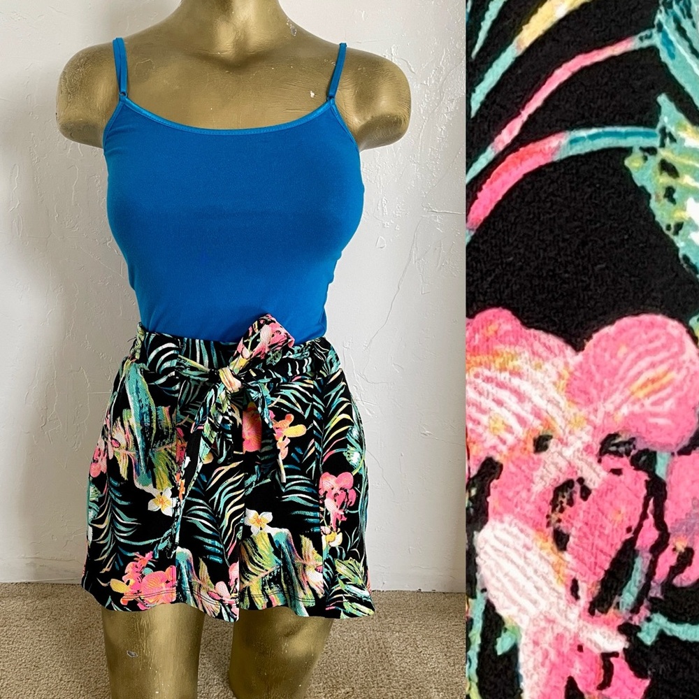 NOBO No Boundaries NWOT Neon TROPICAL Floral Print SHORTS Size Medium